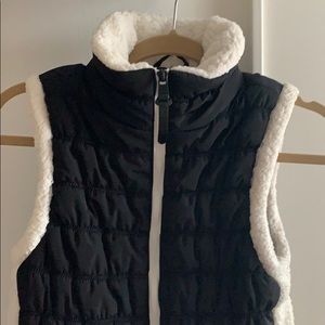 Black puff vest